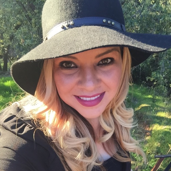 Meet your Posher, Graciela - Picture 1 of 1